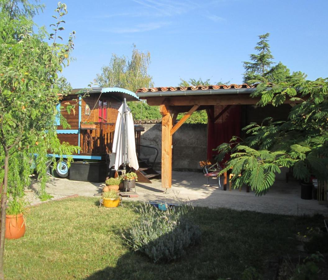 Hotel La Roulotte Des Carpates Gaillac Esterno foto